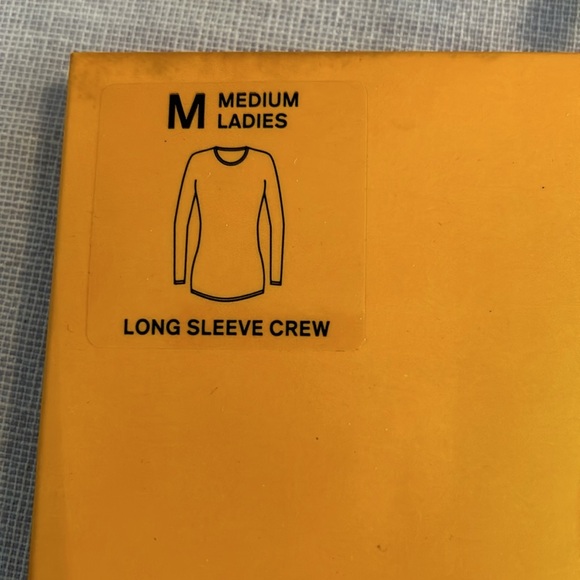 NWT Heat Holders top - Picture 3 of 9